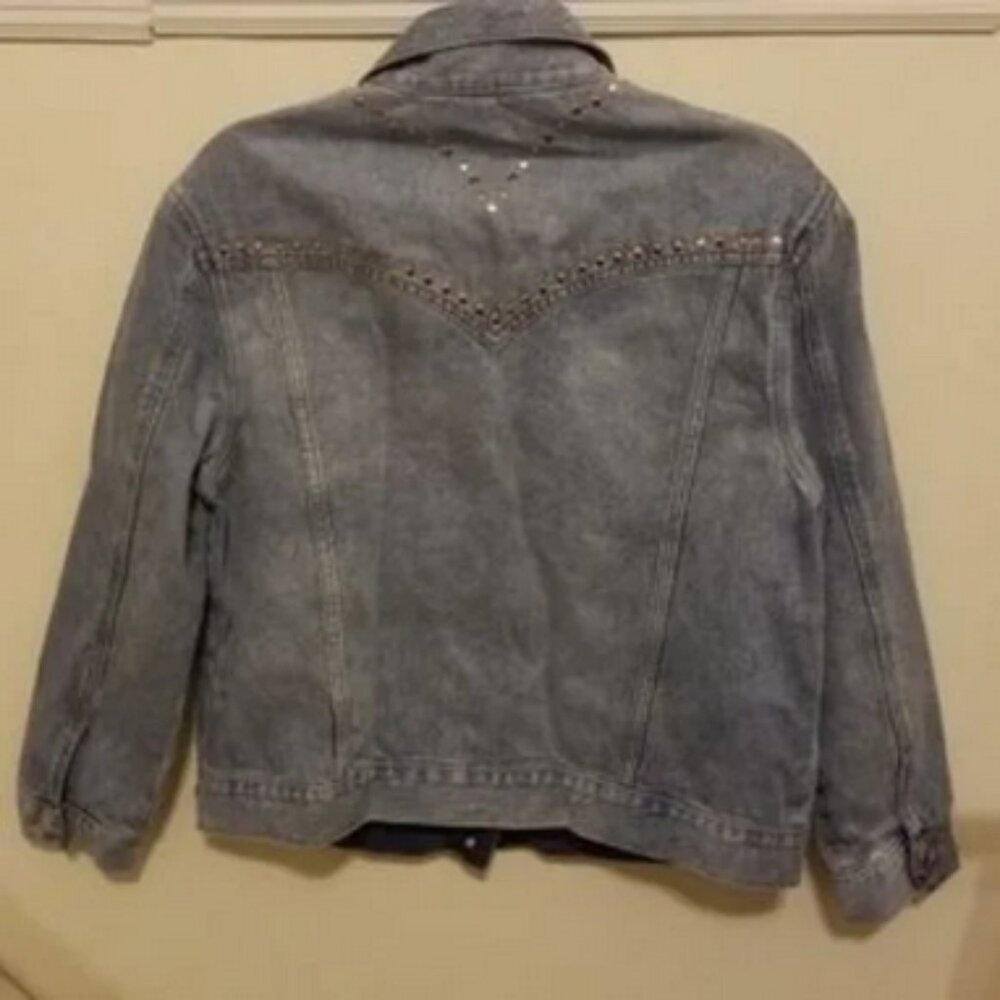 NWOT Victoria's Secret studded distressed denim jacket size medium - Picture 6 of 8
